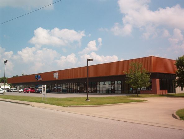 815 John St, Evansville, IN 47713